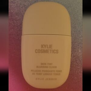 Kylie Cosmetics Skin Tint Blurring Elixir 8WN